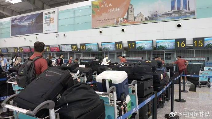 行李太多？中國(guó)國(guó)家橄欖球隊(duì)的官方回應(yīng)：56件設(shè)備的具體情況如下