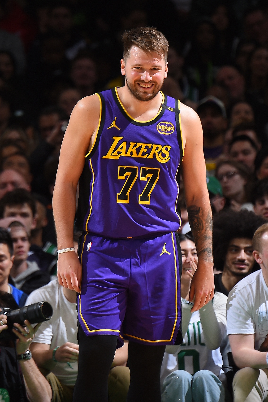 大錢！湖人可以在27年內(nèi)與Doncic簽約3.23億 如果您等待1年 則可以簽署4.18億次5年